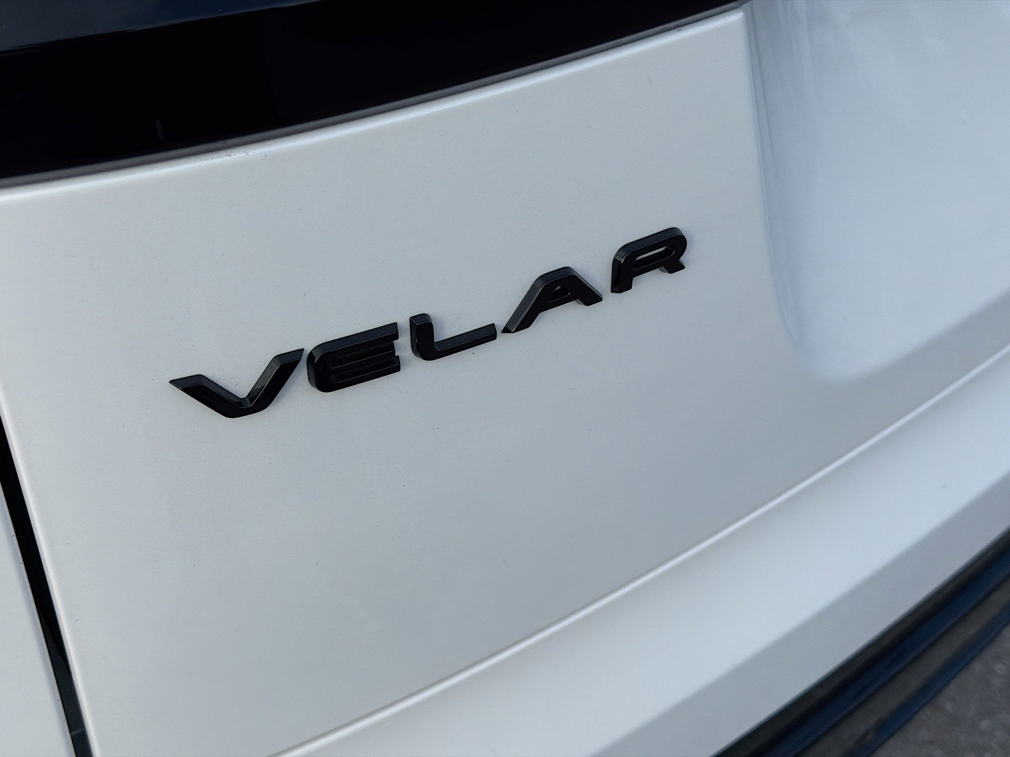 New 2026 Land Rover Range Rover Velar Dynamic SE image 11