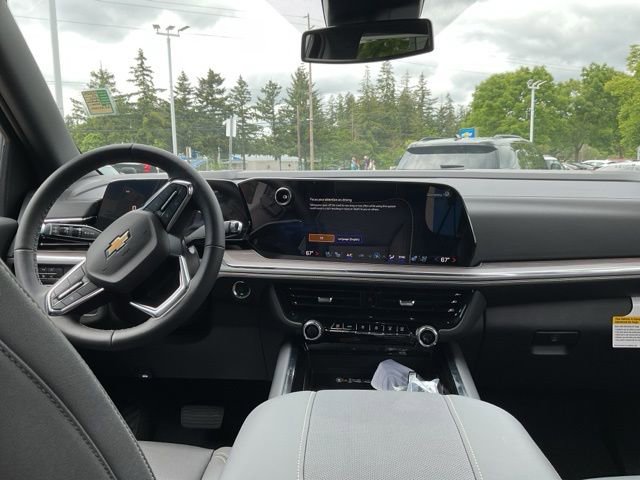 New 2025 Chevrolet Suburban Premier image 11