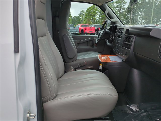 New 2025 GMC Savana 3500 w/ Power Convenience Package image 23