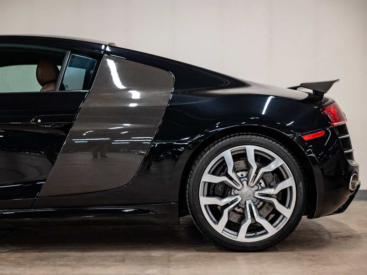 Used 2009 Audi R8 V10 image 18