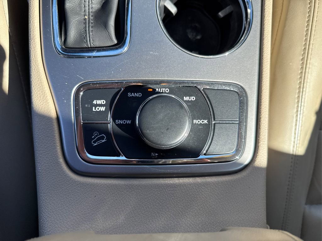 Certified 2018 Jeep Grand Cherokee Limited image 33