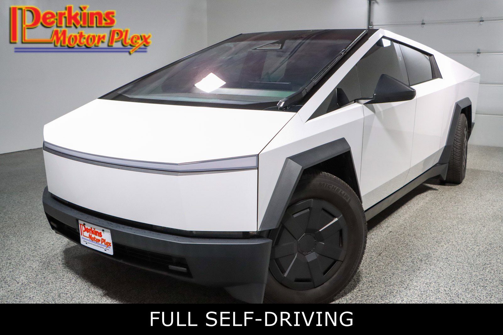 Used 2024 Tesla Cybertruck AWD Crew Cab image 1