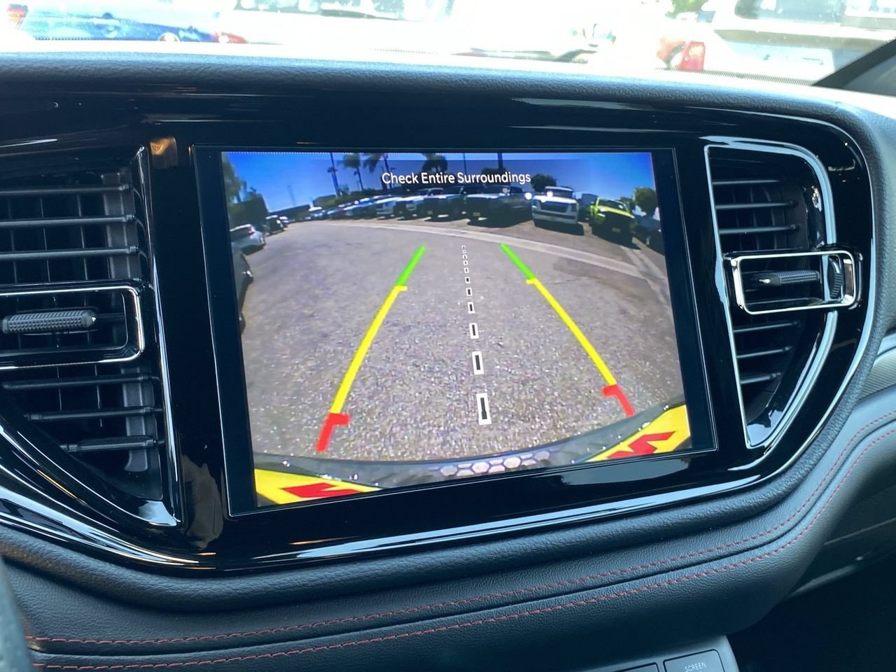 Used 2025 Dodge Durango GT RWD image 31