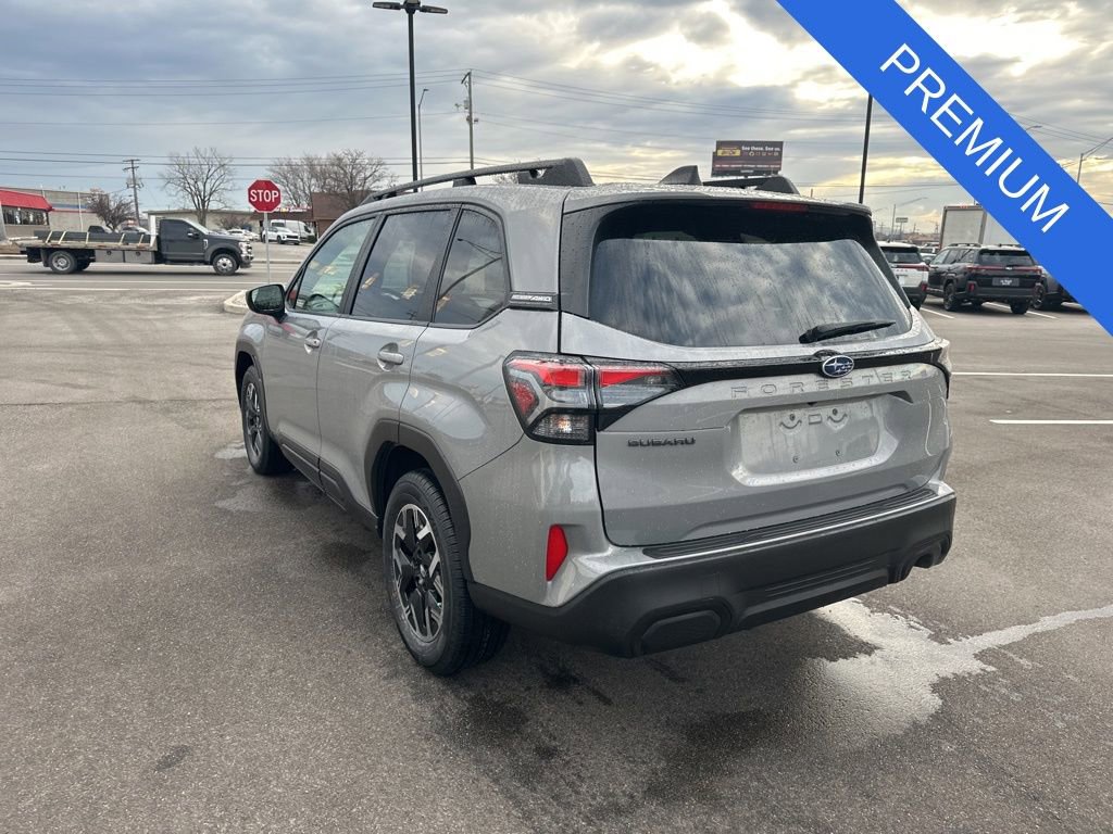 Used 2025 Subaru Forester Premium image 4