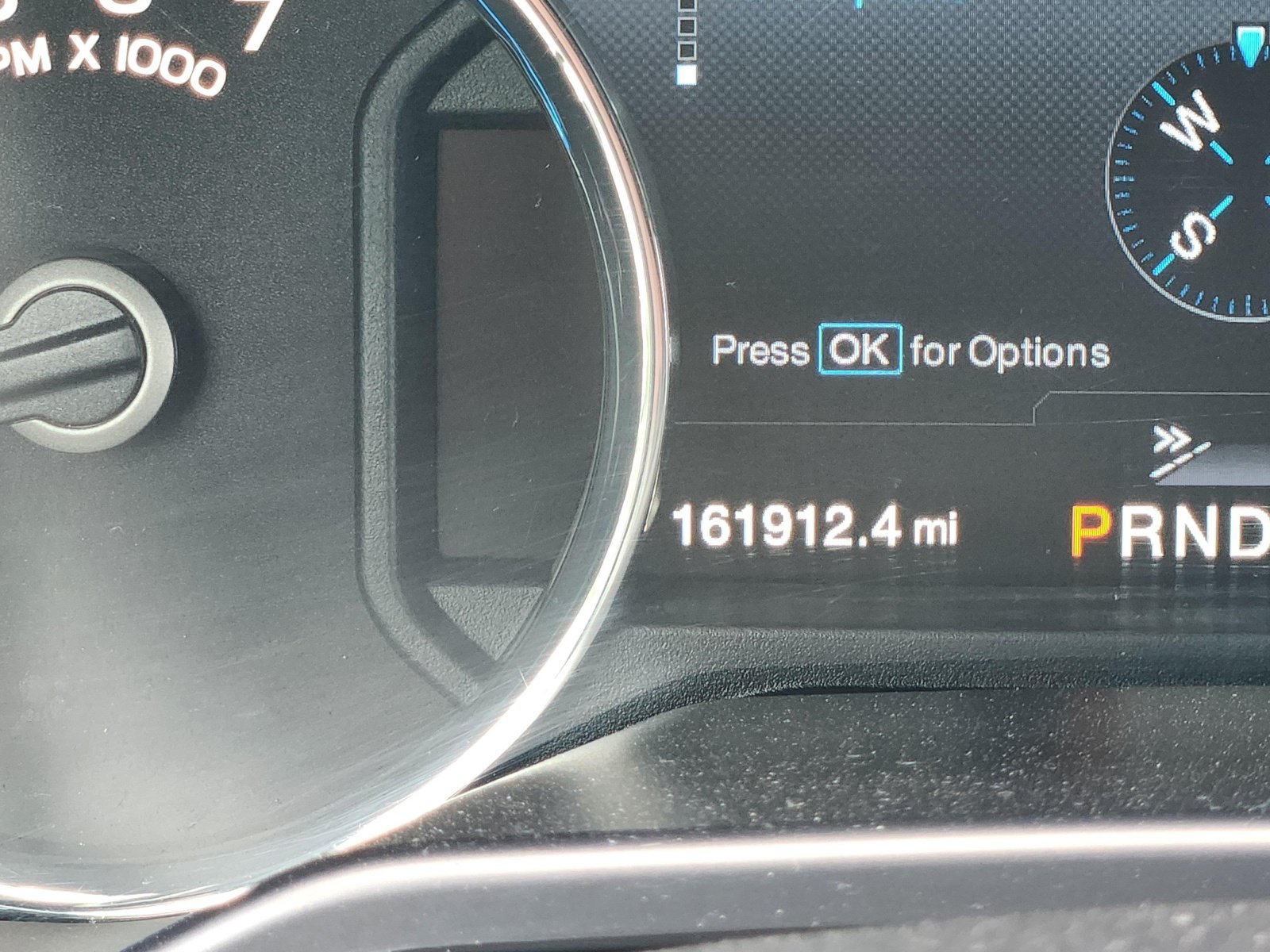 Used 2016 Ford F150 Platinum w/ Equipment Group 701A Luxury AWD/4WD image 9