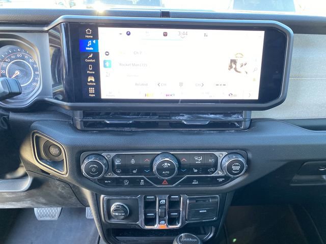 Used 2024 Jeep Gladiator Sport image 13