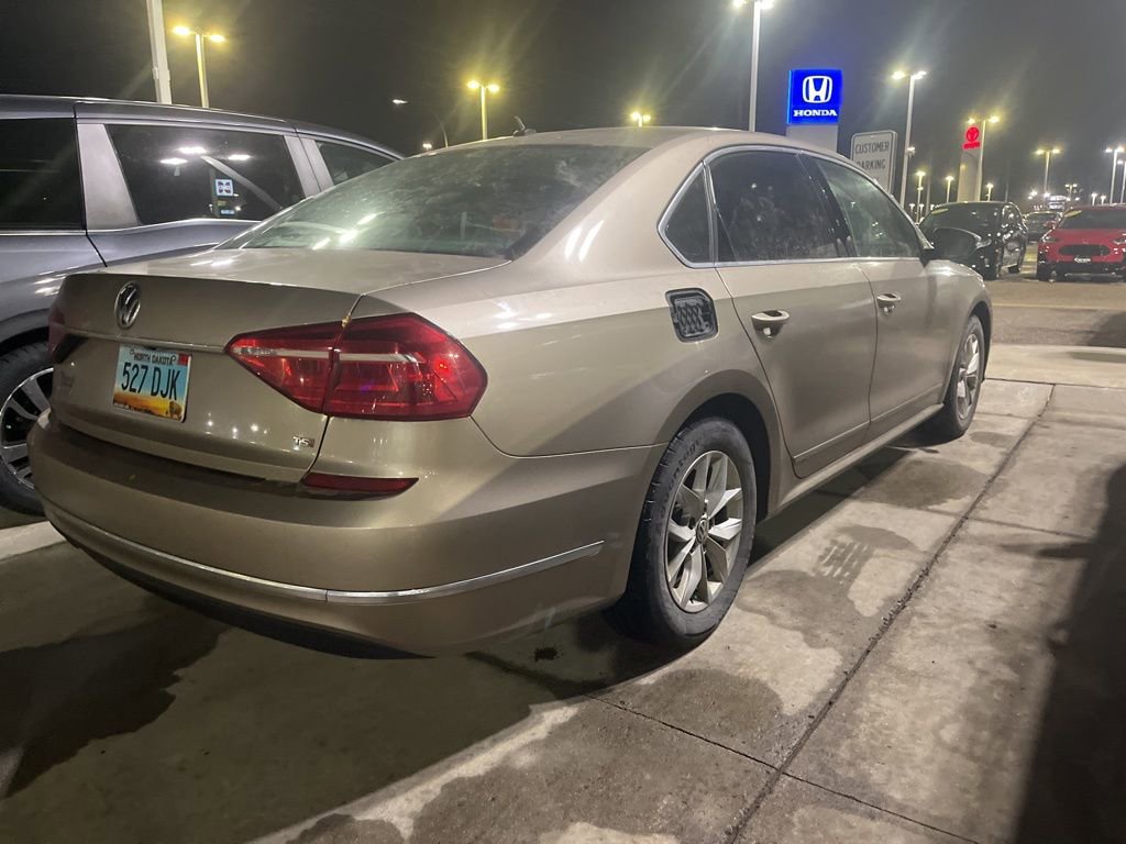 Used 2016 Volkswagen Passat 1.8T S image 3