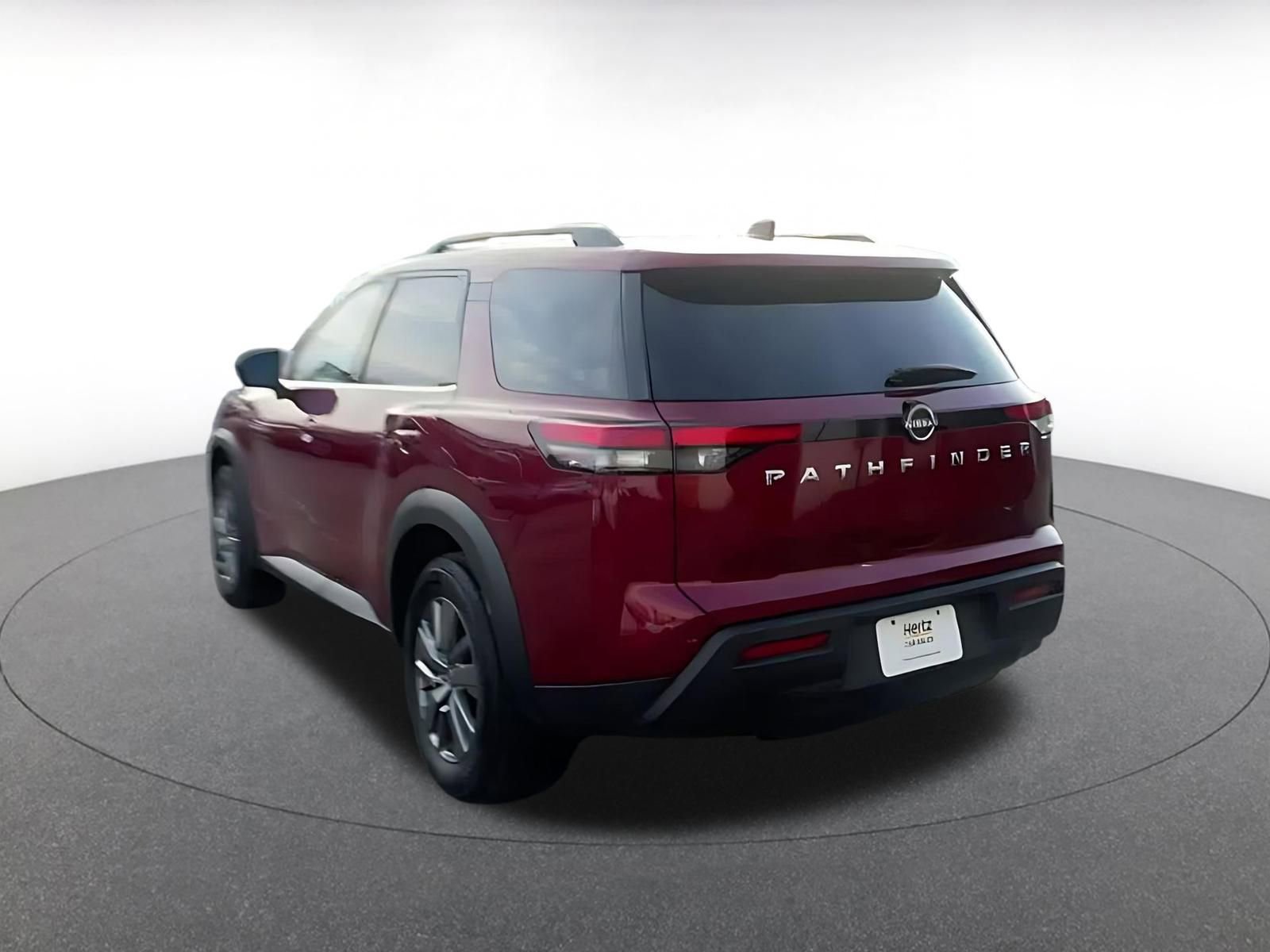 Used 2025 Nissan Pathfinder SV image 11