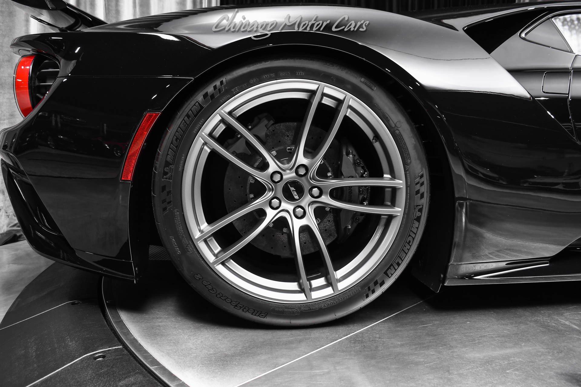 Used 2021 Ford GT RWD image 48