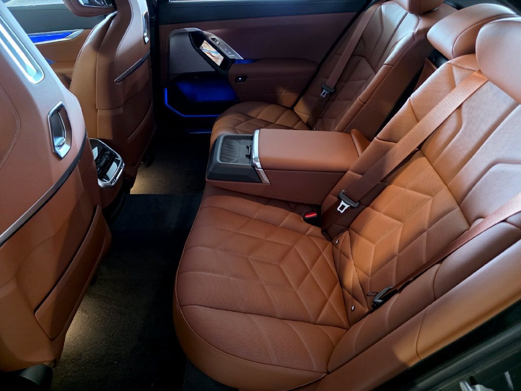 New 2026 BMW 760i xDrive AWD/4WD image 12