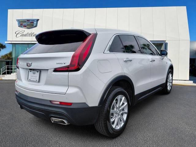 Certified 2023 Cadillac XT4 Luxury FWD image 3