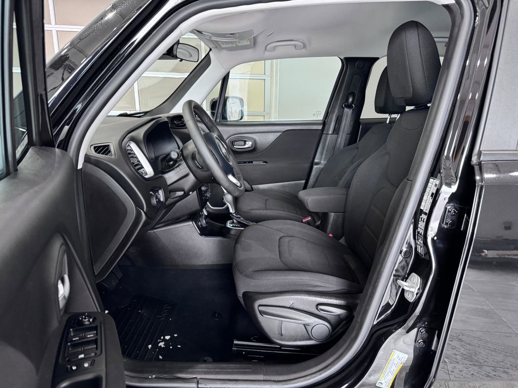 Used 2021 Jeep Renegade Latitude image 8