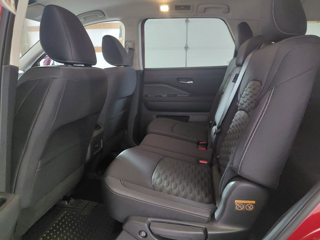 Used 2022 Nissan Pathfinder SV image 14
