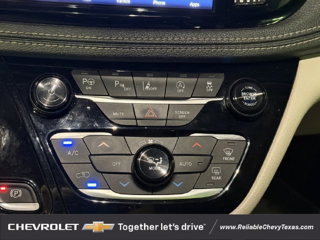 Used 2022 Chrysler Pacifica Limited FWD image 20