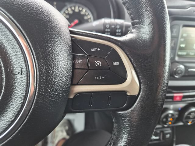 Used 2015 Jeep Renegade Latitude w/ Popular Equipment Group AWD/4WD image 19
