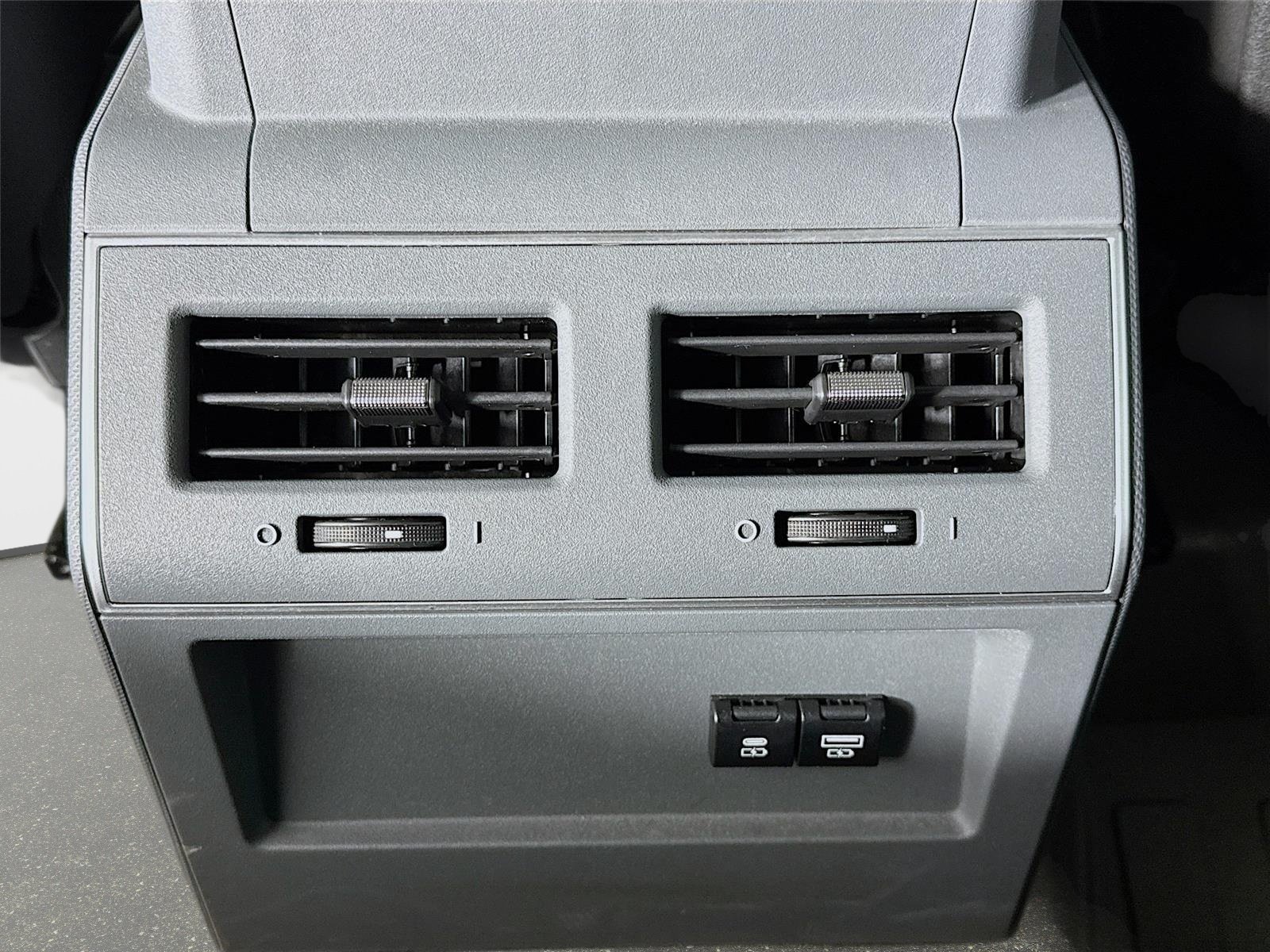 Used 2024 INEOS Grenadier AWD/4WD image 23