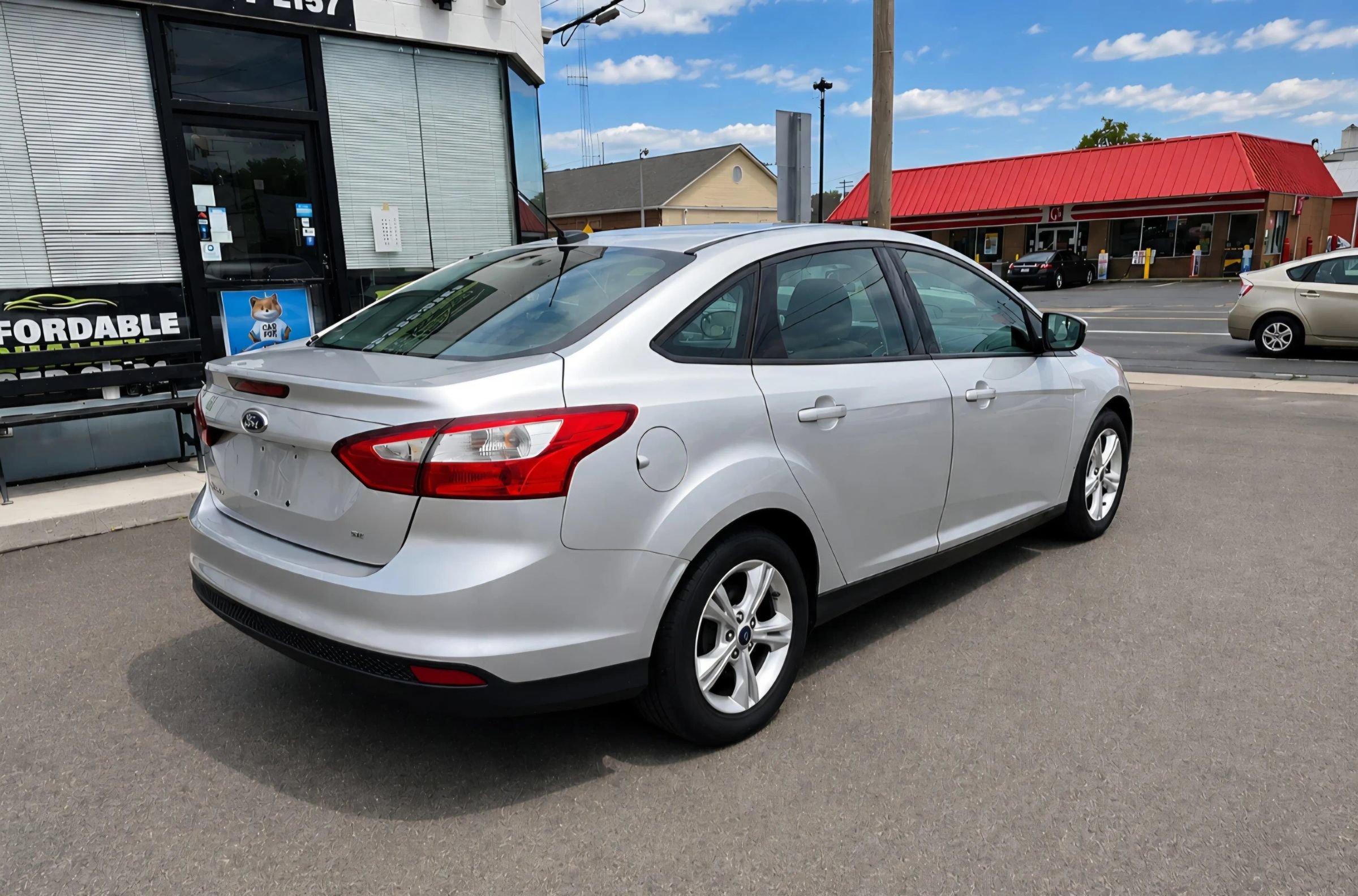Used 2013 Ford Focus SE FWD image 4