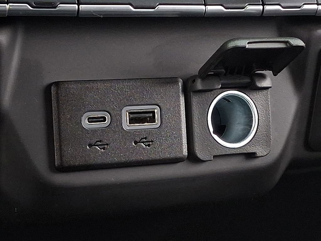 Used 2025 Chevrolet Silverado 2500 Custom image 23