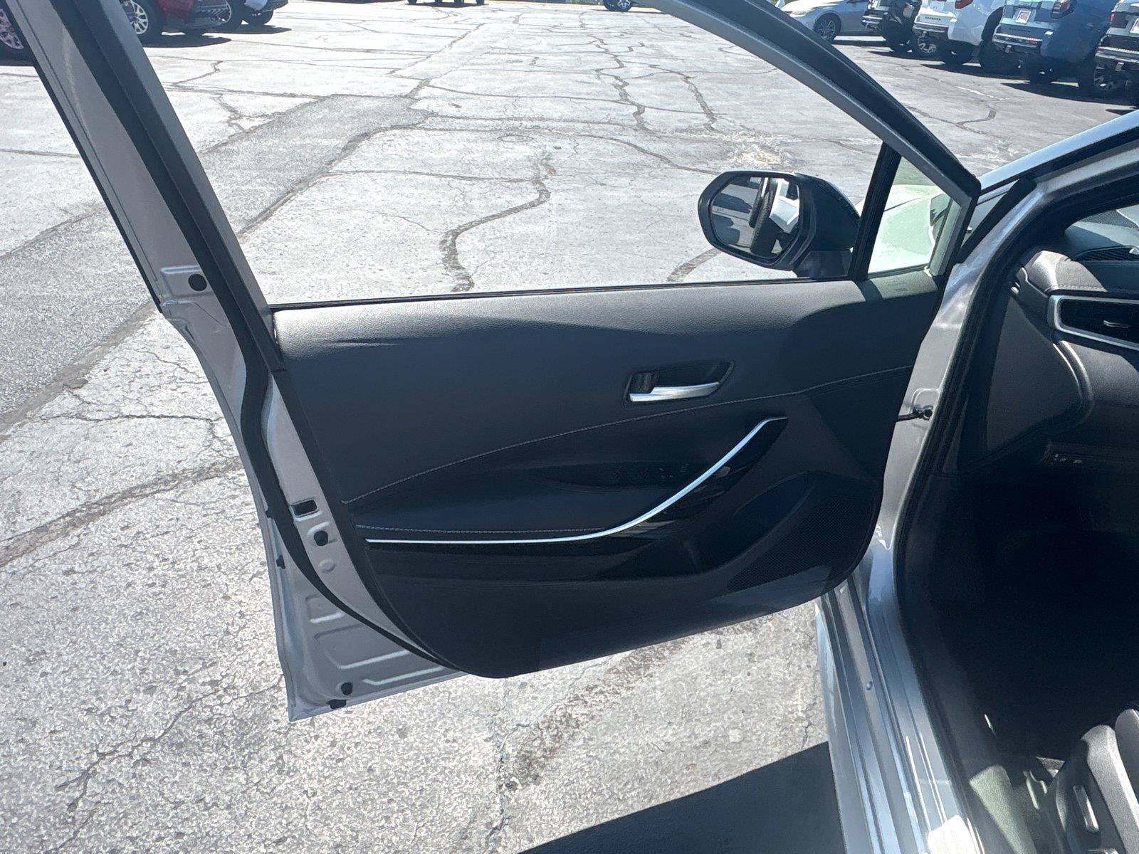 Used 2026 Toyota Corolla XSE FWD image 19