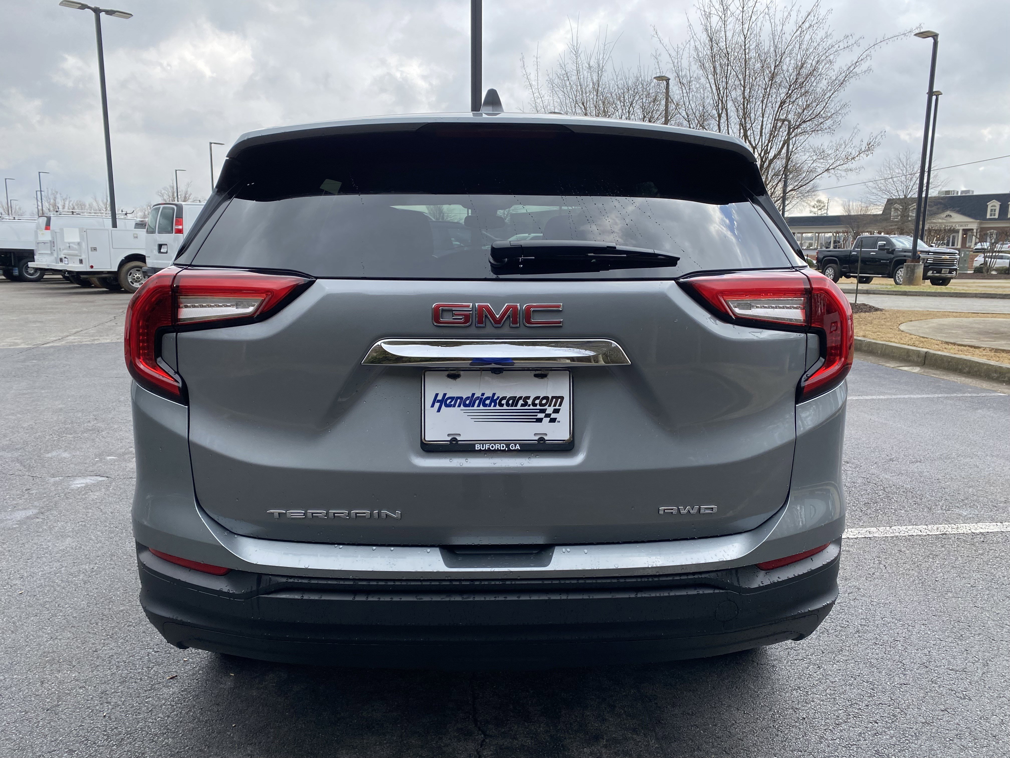 Used 2024 GMC Terrain SLE image 8