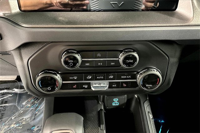 New 2025 Ford Bronco Big Bend image 3