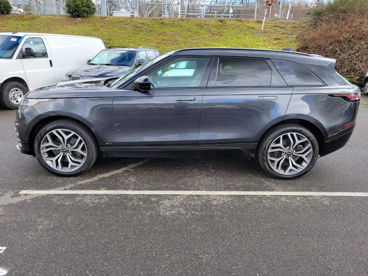 Used 2020 Land Rover Range Rover Velar R-Dynamic HSE image 4
