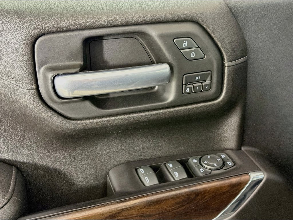 Used 2019 GMC Sierra 1500 SLT w/ SLT Convenience Package AWD/4WD image 17