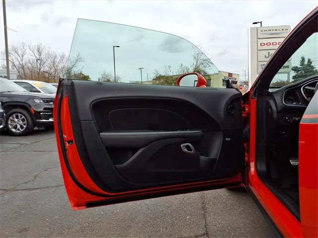 Certified 2016 Dodge Challenger R/T Plus image 16