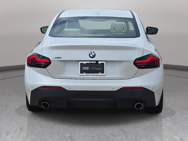 Used 2025 BMW 230i xDrive Coupe w/ Premium Package AWD/4WD image 7