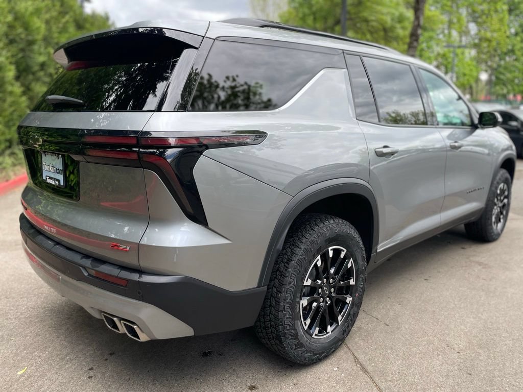 Used 2025 Chevrolet Traverse Z71 AWD/4WD image 5