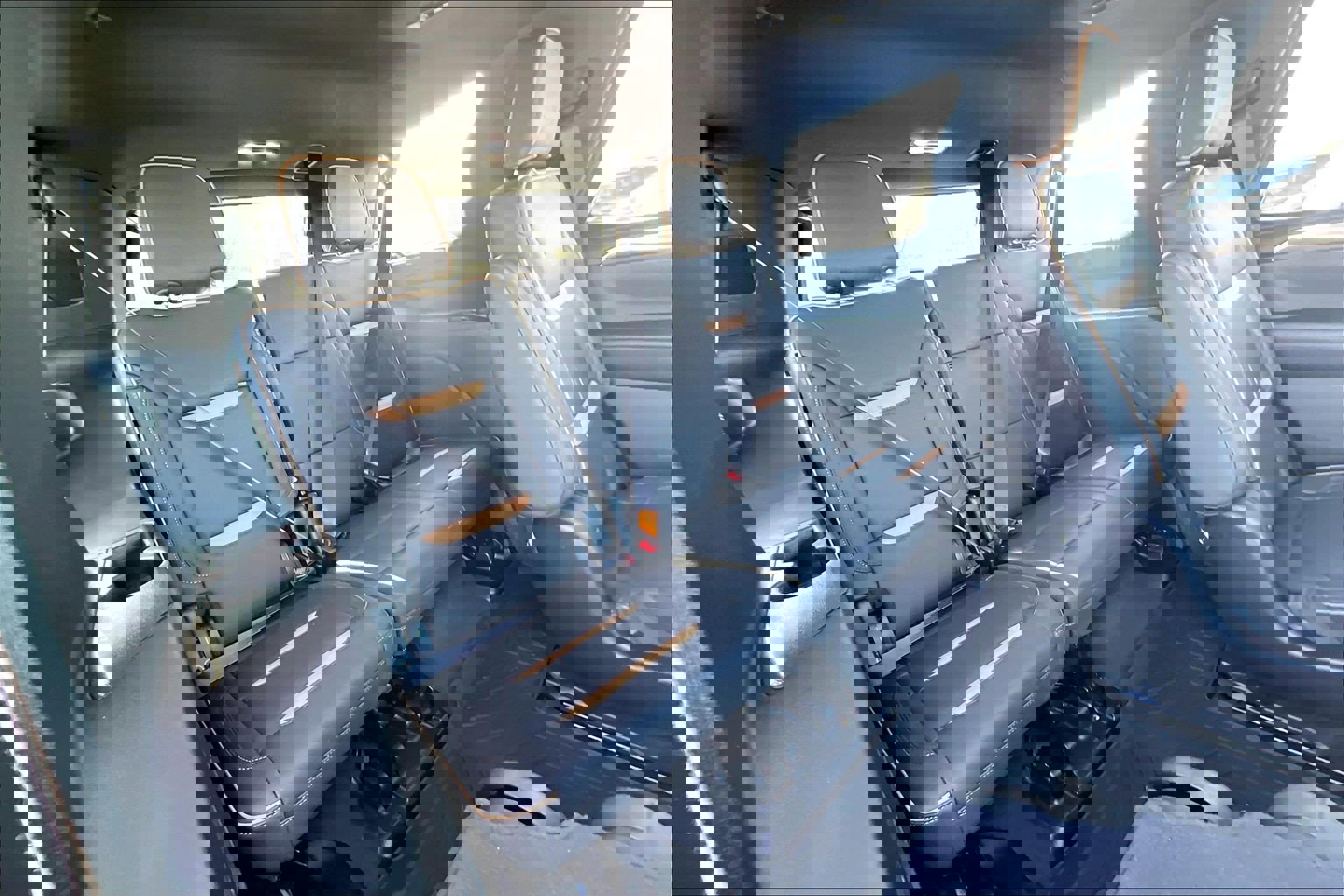 Used 2024 GMC Yukon AT4 w/ AT4 Premium Plus Package image 27