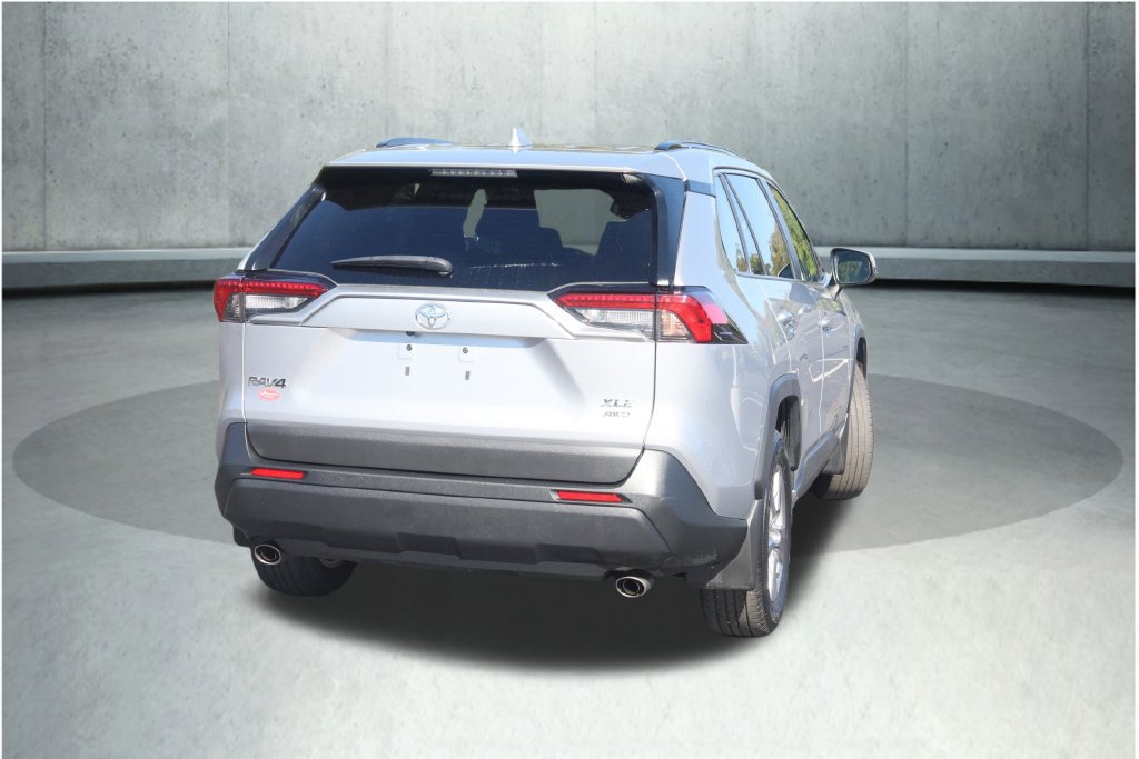 Used 2023 Toyota RAV4 XLE w/ Convenience Package AWD/4WD image 12