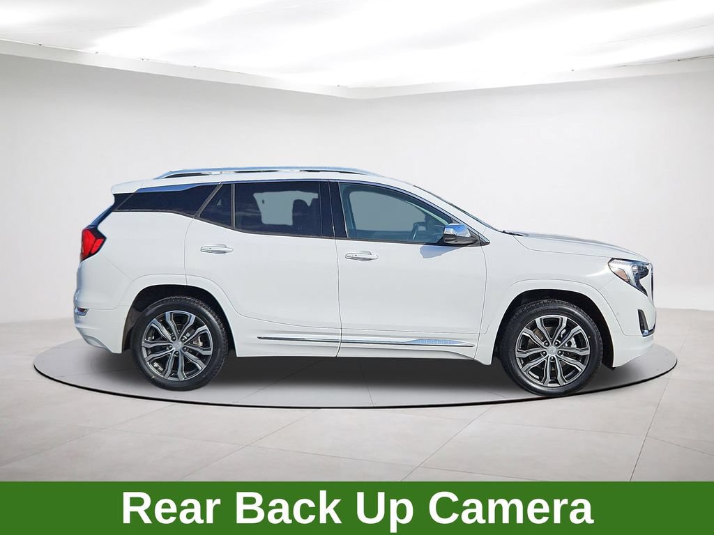Used 2020 GMC Terrain Denali w/ Denali Premium Package AWD/4WD image 8