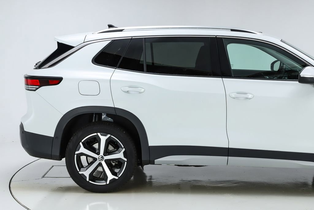 New 2026 Volkswagen Tiguan SE image 11