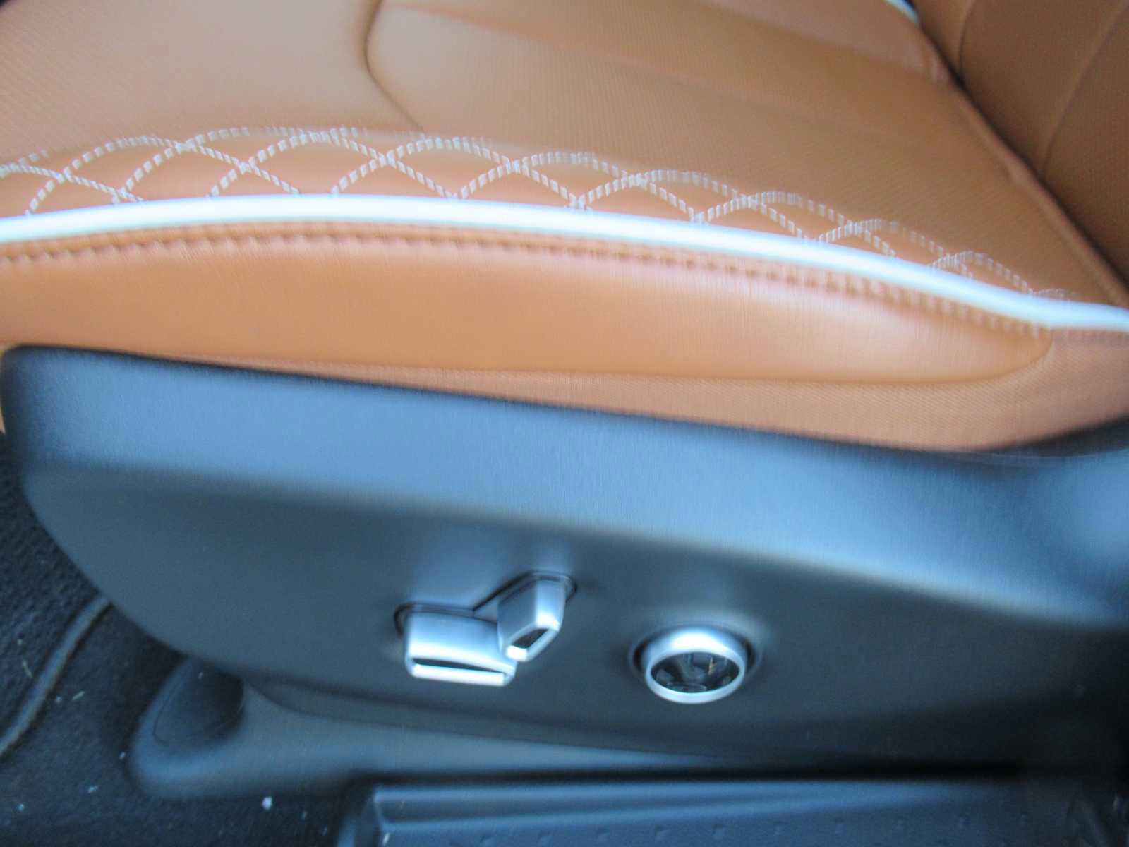 New 2026 Chrysler Pacifica Pinnacle image 25