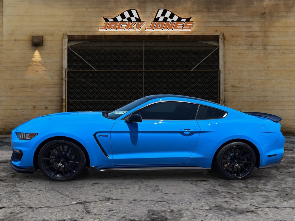 Used 2017 Ford Mustang Shelby GT350 RWD image 2