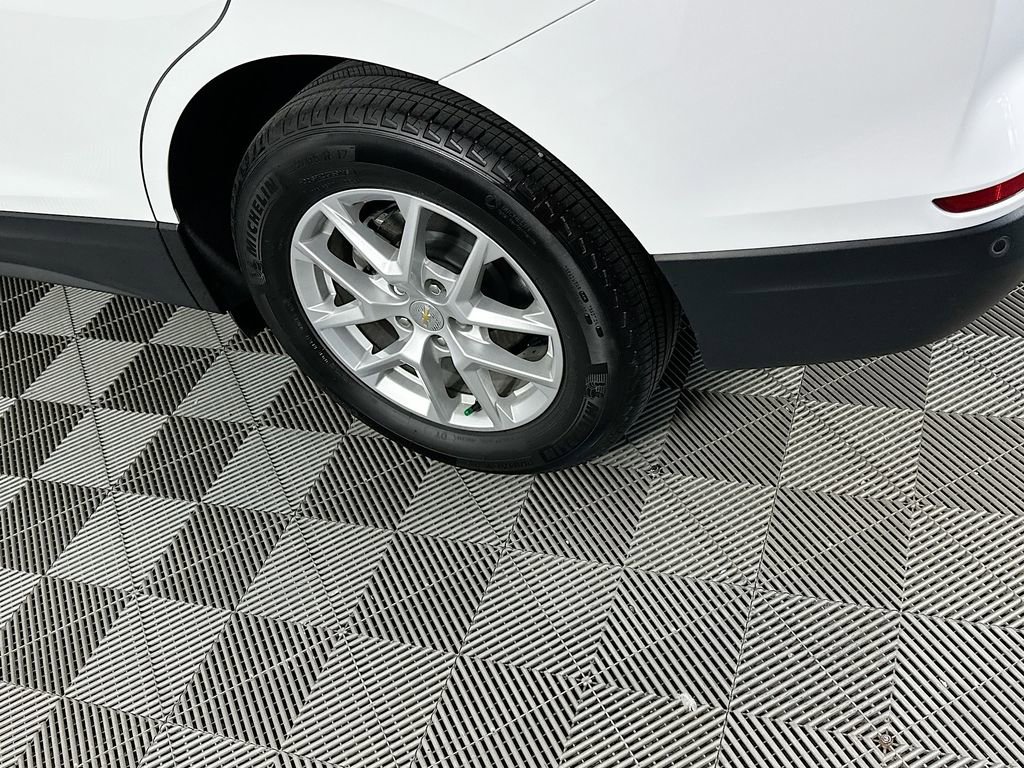 Used 2024 Chevrolet Equinox LT image 37