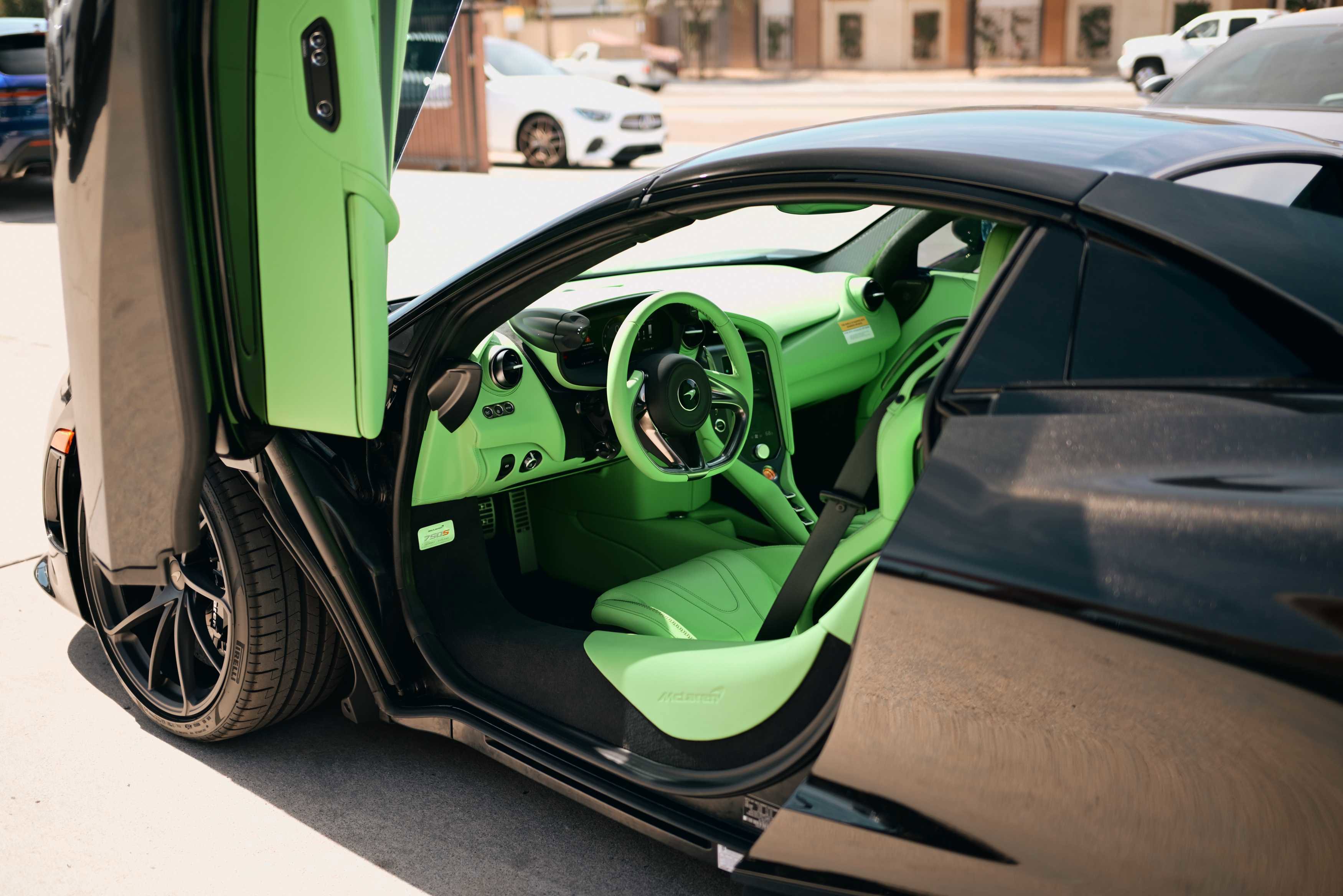 Used 2026 McLaren 750S Spider image 6