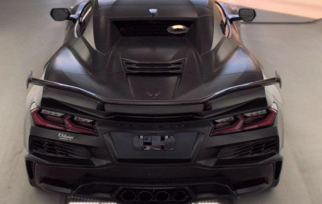 Used 2024 Chevrolet Corvette Z06 w/ Z07 Performance Package RWD image 8