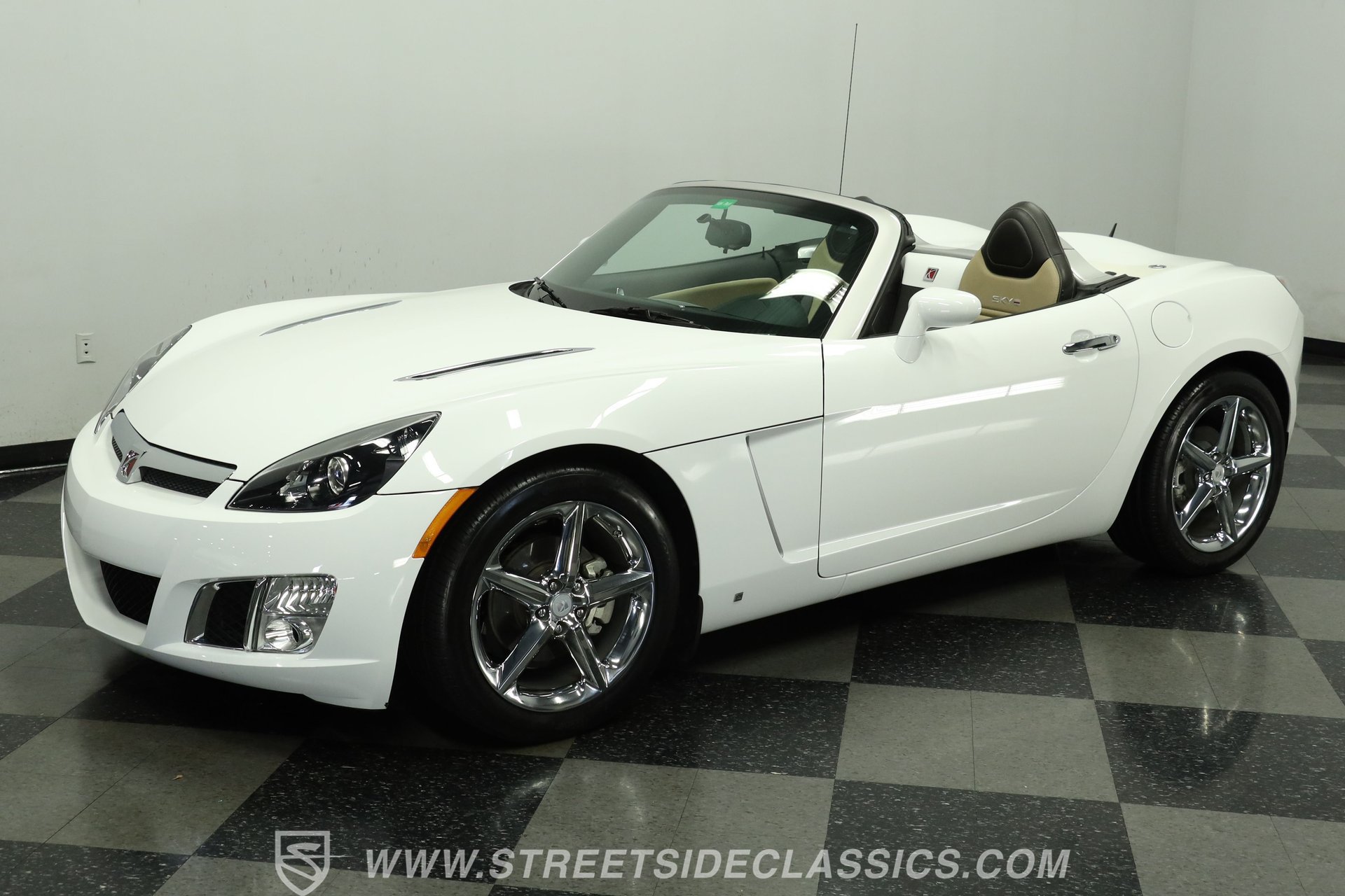 Used 2009 Saturn Sky Red Line RWD image 6