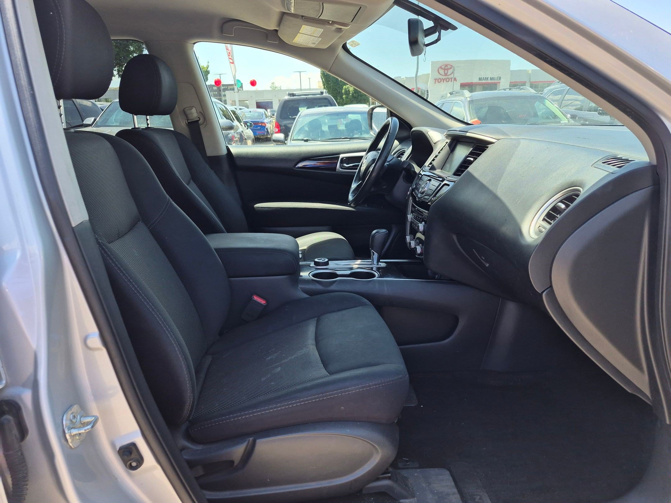 Used 2017 Nissan Pathfinder SV AWD/4WD image 30