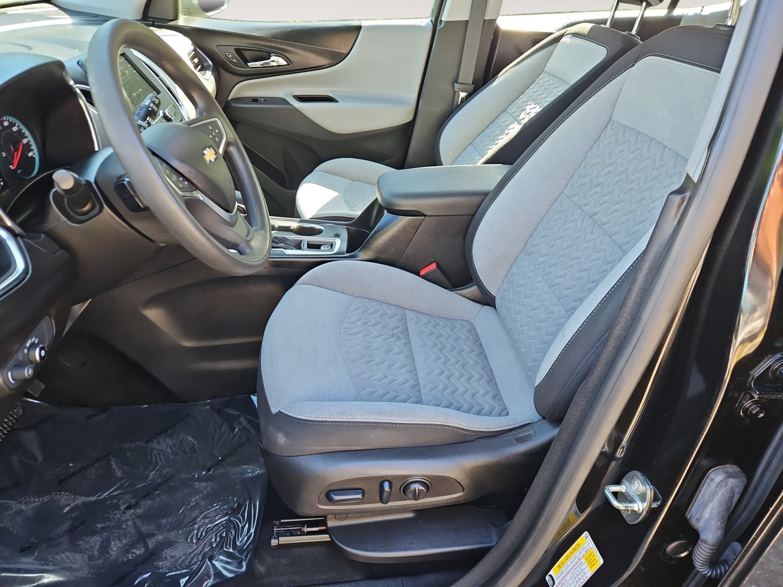 Used 2022 Chevrolet Equinox LS AWD/4WD image 9