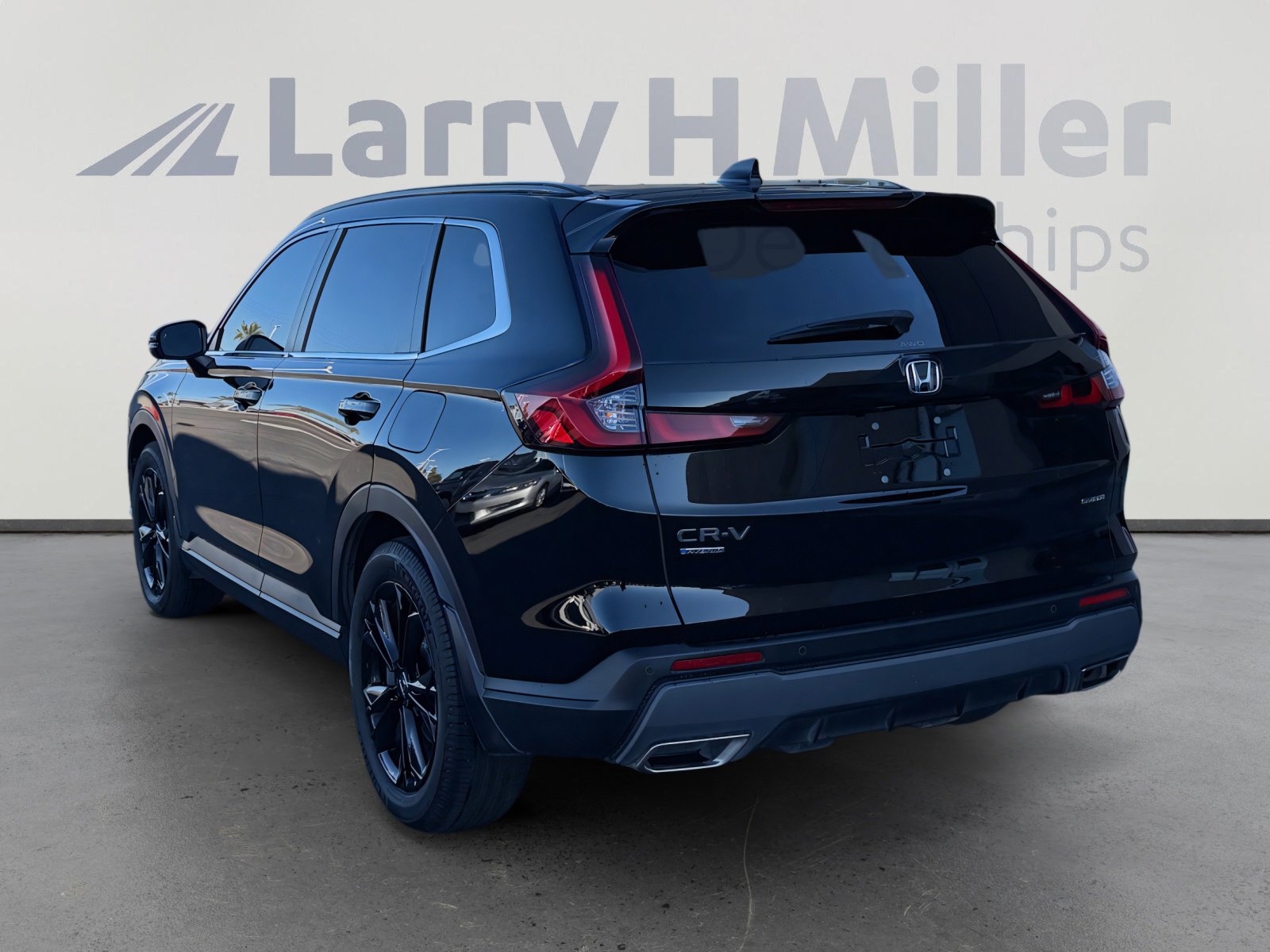 Used 2024 Honda CR-V Sport Touring image 3