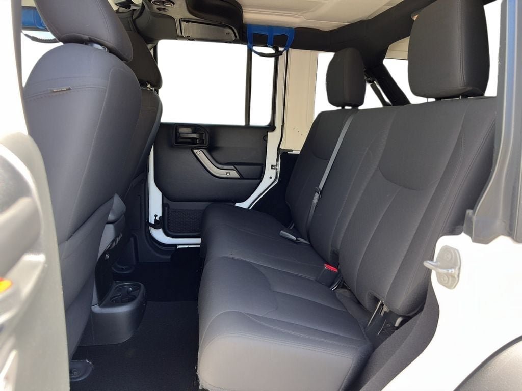 Used 2018 Jeep Wrangler Unlimited Sport S AWD/4WD image 7