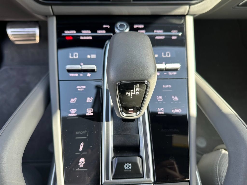 Certified 2023 Porsche Cayenne Turbo AWD/4WD image 23