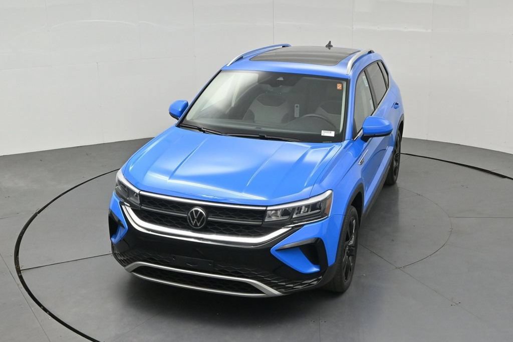 Used 2023 Volkswagen Taos SE w/ Panoramic Sunroof Package FWD image 44