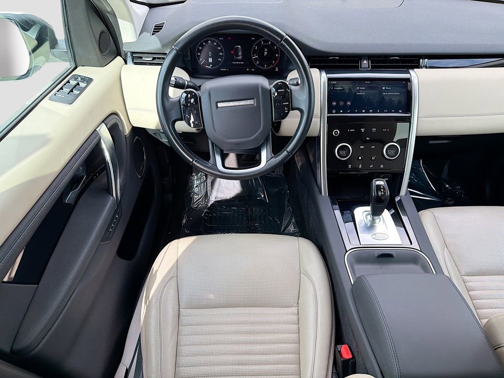 Used 2020 Land Rover Discovery Sport SE image 17