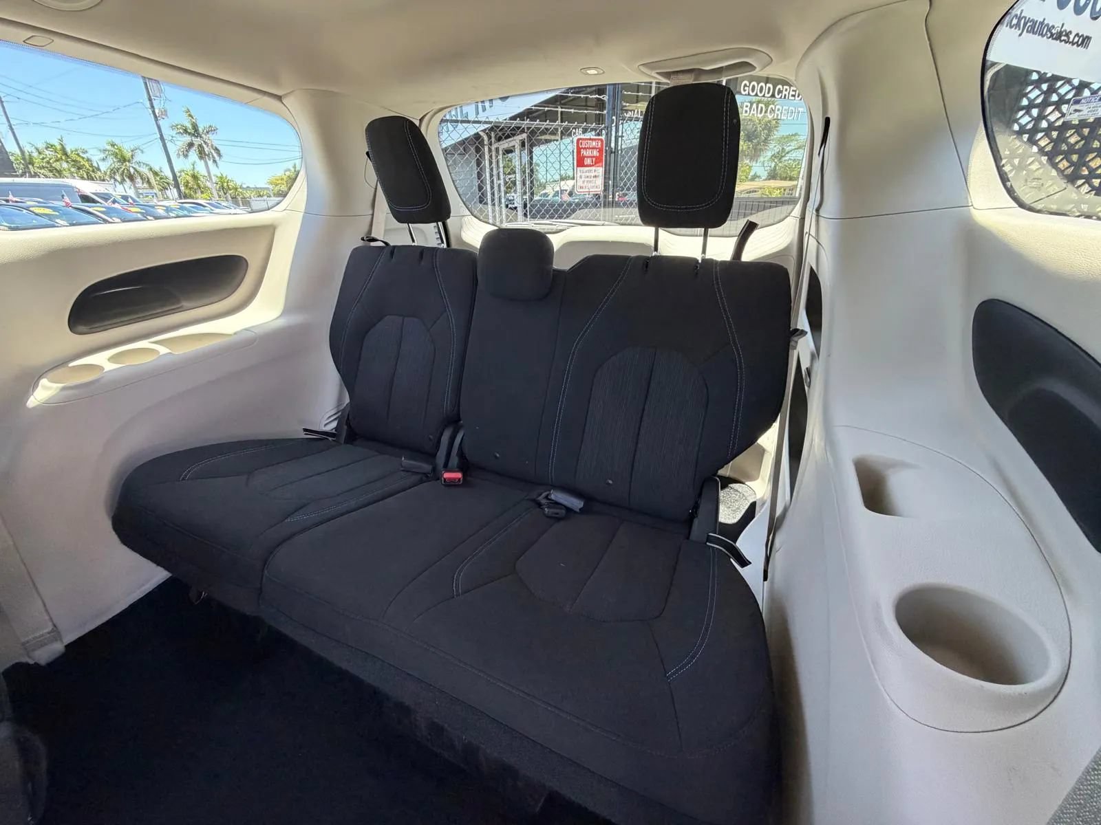 Used 2021 Chrysler Pacifica Touring FWD image 24