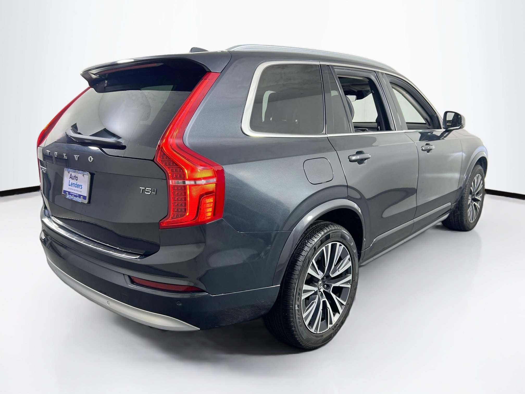 Used 2022 Volvo XC90 T5 Momentum w/ Protection Package Premier AWD/4WD image 5
