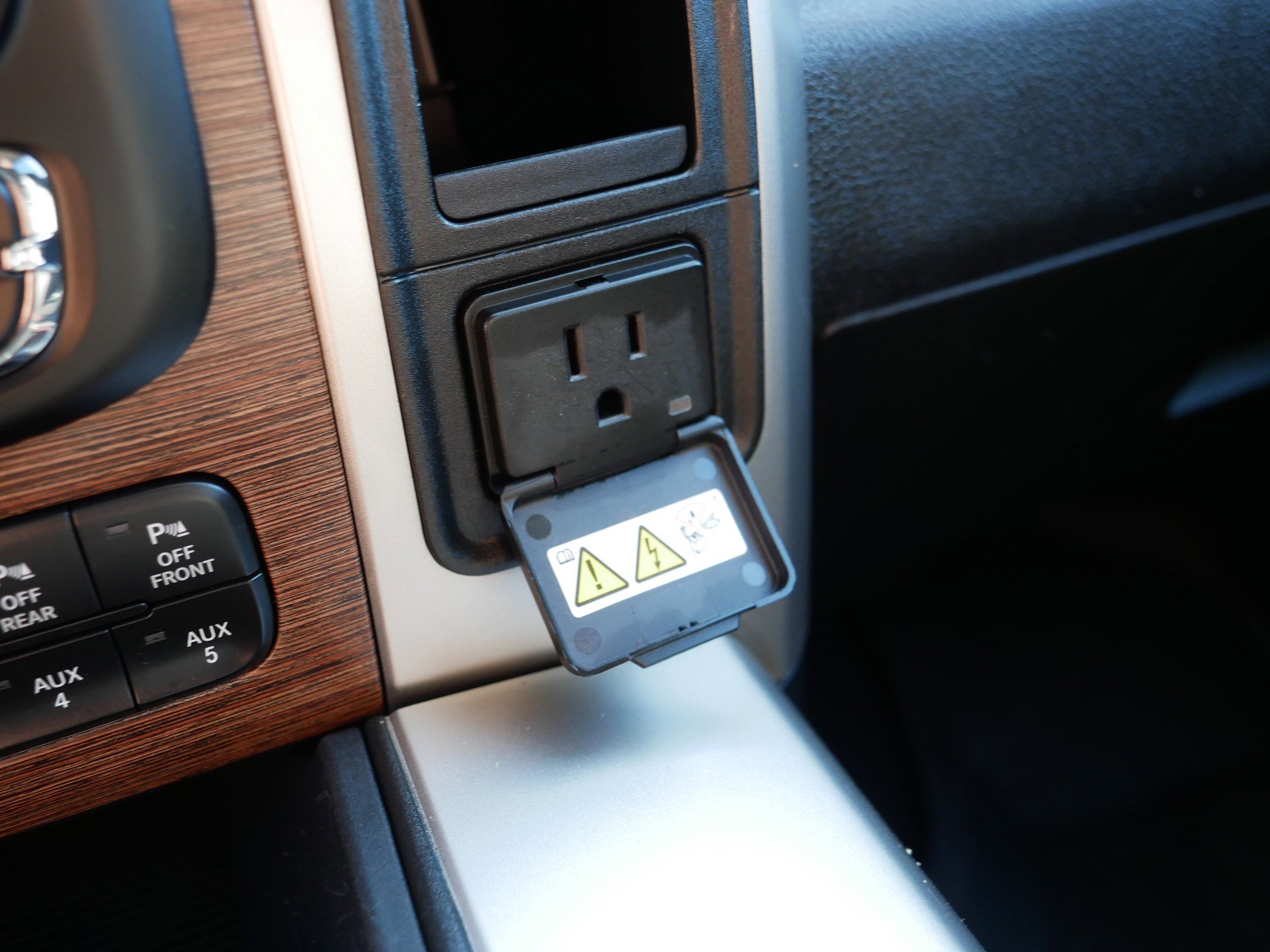 Used 2018 RAM 2500 Laramie w/ Snow Chief Group image 33